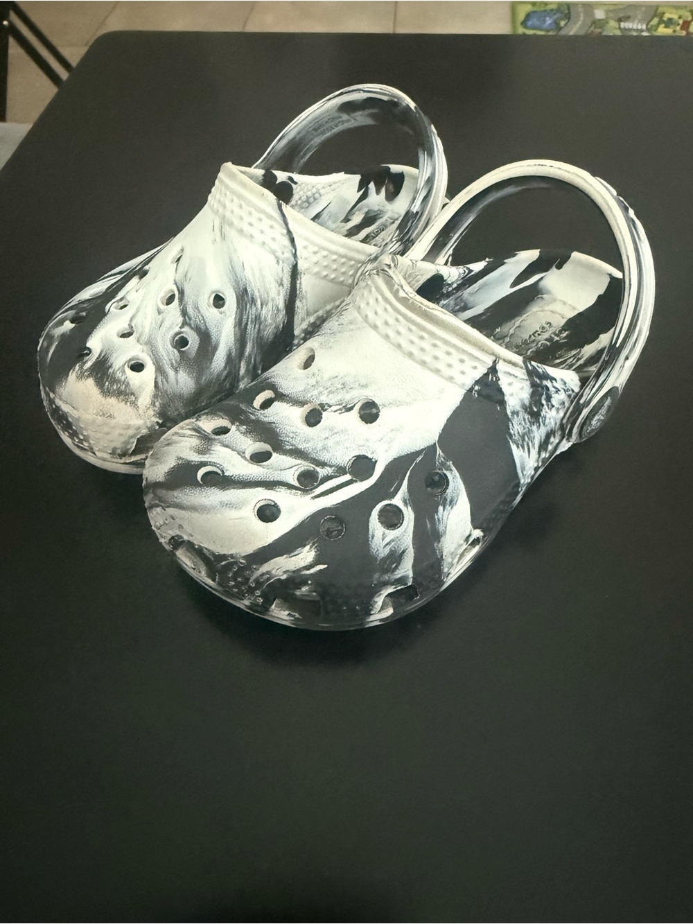 Crocs Toddler Classic Clogs C7 Black White Marble Tie-Dye Shoes